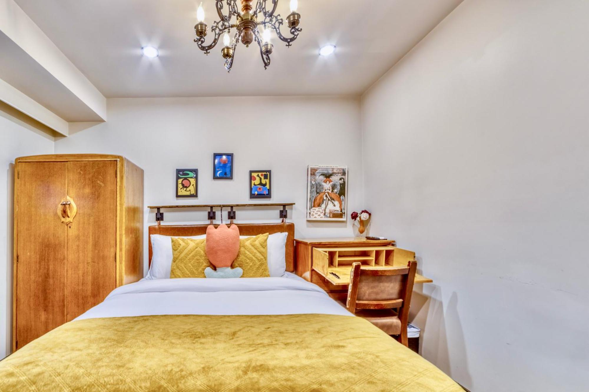 Neocolonial Nouveau Kensington Vacation Home Ванкувър Екстериор снимка