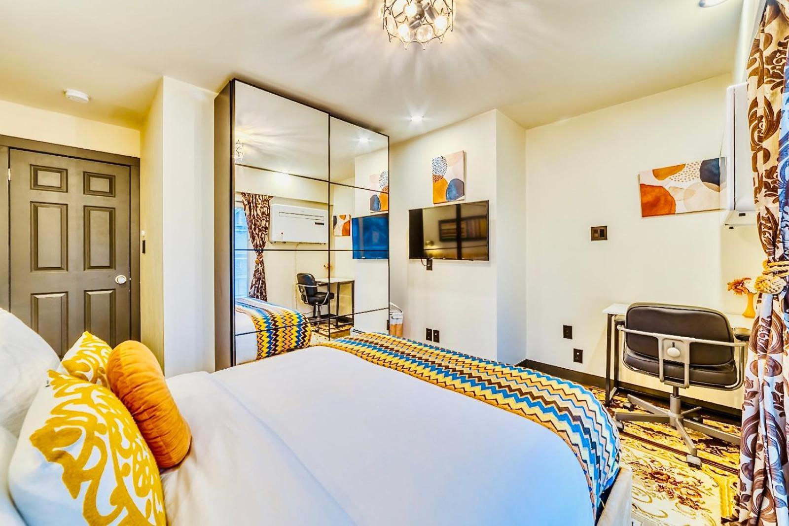 Neocolonial Nouveau Kensington Vacation Home Ванкувър Екстериор снимка